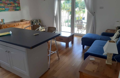 Derricks Casa | 3 bed 3 bath villa on the west coast