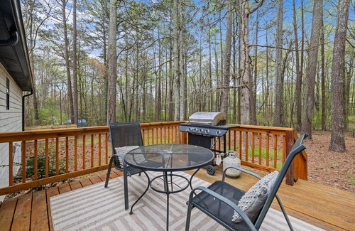Buford Casa | 3-Bed Boho Retreat with Fireplace, Smart TVs, and Grill
