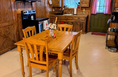 Pottsboro Casa | 3 bed Cabin by Lake Texoma pet friendly