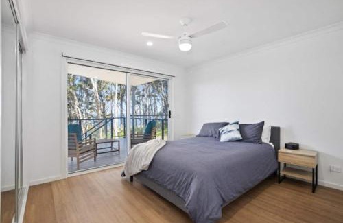 Long Beach Casa | 3-Bed Coastal Getaway with Direct Beach Access