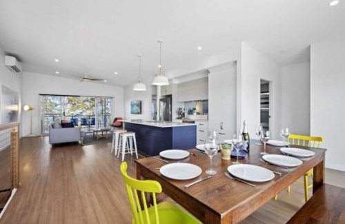Long Beach Casa | 3-Bed Coastal Getaway with Direct Beach Access