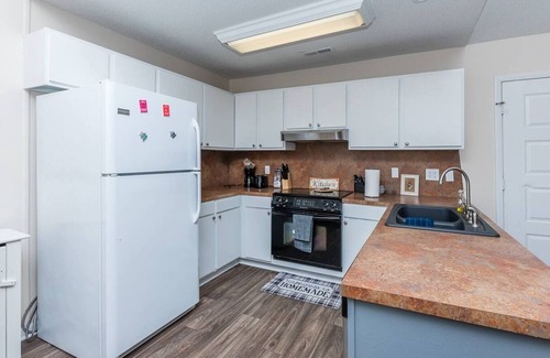 North Charleston Casa | 3-Bed Condo, Prime Location!