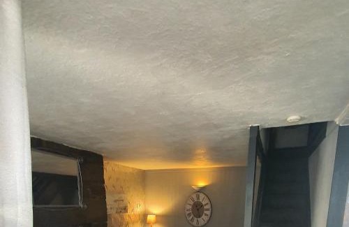 Tremadog Casa | 3 bed cottage Tremadog square close to restaurants and bars great walks fantastic base