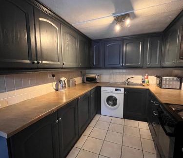 Tremadog Casa | 3 bed cottage Tremadog square close to restaurants and bars great walks fantastic base