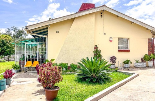 Gweru Apartamento | 3 bed Cozy Homestay for Groups in Lundi Park - 2292