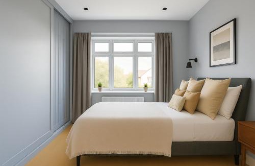 Wormholt and White City Apartamento | 3 Bed Garden Flat in Acton