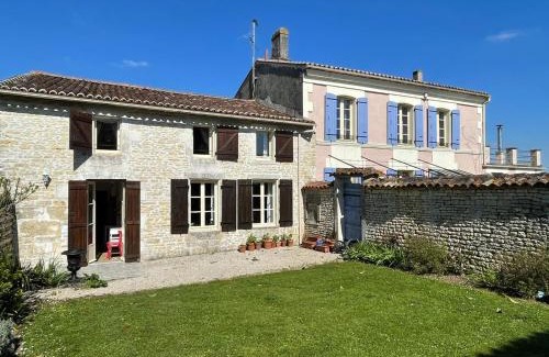 Nantille Casa | 3 Bed Gite with private pool & garden in Nantille