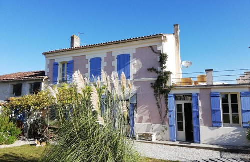 Nantille Casa | 3 Bed Gite with private pool & garden in Nantille