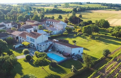 Nantille Casa | 3 Bed Gite with private pool & garden in Nantille