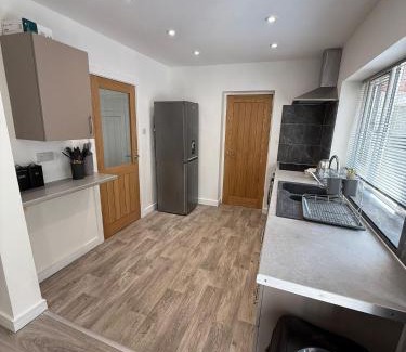 Brierley Hill Apartamento | 3 Bed Home From Home Contractor & Family Stay DY5