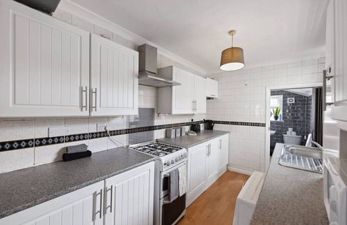 Gillingham Casa | 3-Bed Home with Easy Access to Medway Hospital