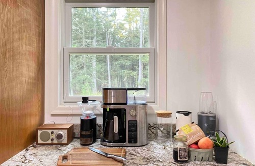 Narrowsburg Casa | 3 bed home with fireplace, 25 mins from Ski Big Bear
