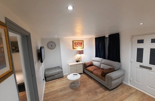 Colchester Casa | 3-bed House in Colchester With Parking and Wifi