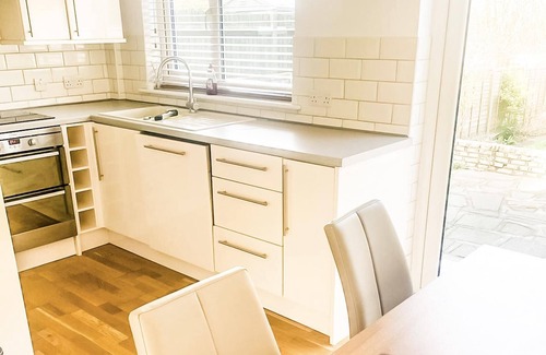 Little Holland Casa | 3-bed House in London Garden & Free Parking