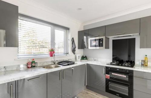 Belthorn Casa | 3 Bed House - Sleeps 5 - Parking - Garden - Wifi