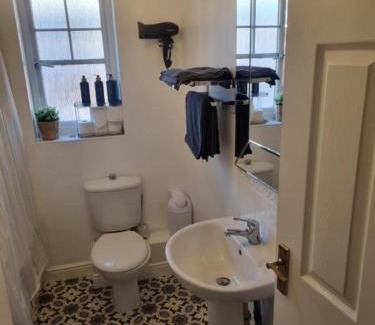 Maidstone Casa | 3 Bed House - Sleeps 6 - Parking - Wifi