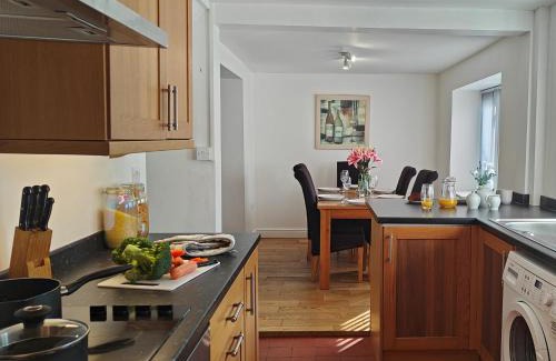 Aberaeron Casa | 3 Bed in Aberaeron 95971
