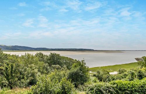 Aberdovey Casa | 3 Bed in Aberdovey DY032