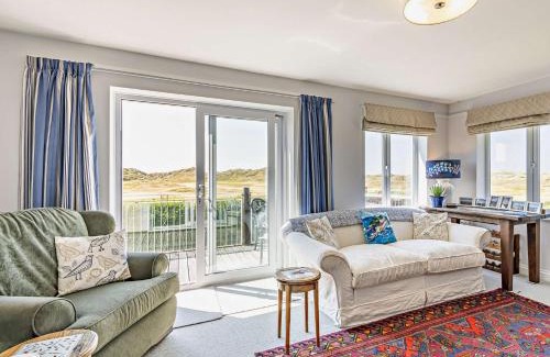 Aberdovey Casa | 3 Bed in Aberdovey DY036