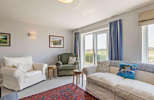 Aberdovey Casa | 3 Bed in Aberdovey DY036