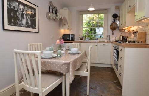 Bridport Casa | 3 Bed in Bothenhampton DC160