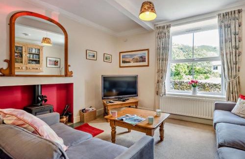 Chapel Stile Casa | 3 Bed in Chapel Stile SZ161