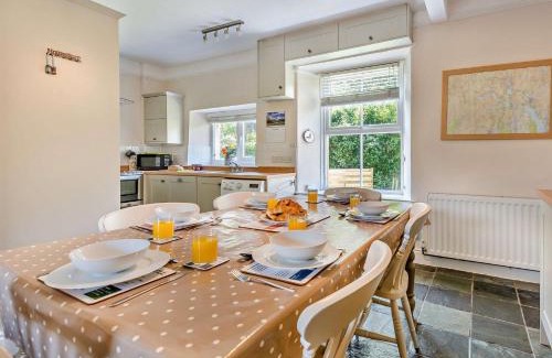 Chapel Stile Casa | 3 Bed in Chapel Stile SZ161