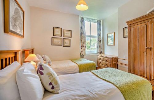 Chapel Stile Casa | 3 Bed in Chapel Stile SZ161