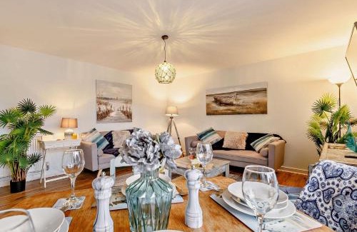 Charlestown Casa | 3 Bed in Charlestown 90218