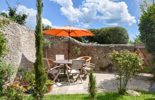 Charmouth Casa | 3 Bed in Charmouth 93420