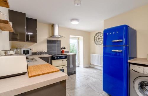 Crich Casa | 3 Bed in Crich 78717