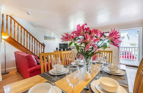 Pembroke Casa | 3 Bed in Freshwater East FB277