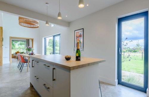 Ludwel Casa | 3 Bed in Ludlow 83865