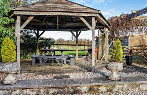 Crynant Casa | 3 Bed in Gower 93942