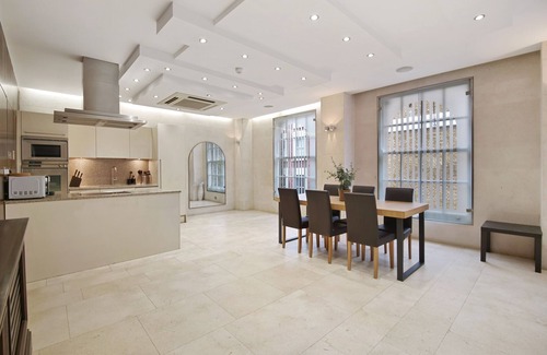 Campden Apartamento | 3 bed in Kensington Church Str.