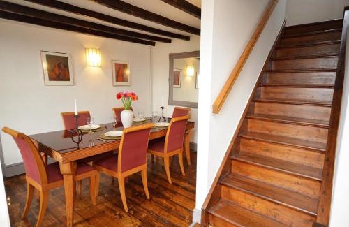 Llandovery Casa | 3 Bed in Llandovery 76381