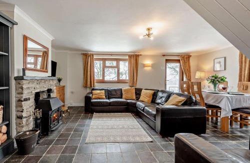 Pencader Casa | 3 Bed in Llanllwni 91447