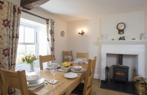 Newlands Valley Casa | 3 Bed in Newlands Valley SZ075