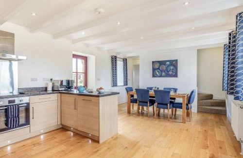Saint Erth Praze Casa | 3 Bed in Praa Sands 36258