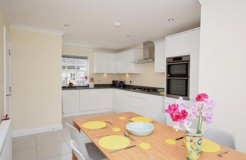 Swanage Casa | 3 Bed in Swanage DC042