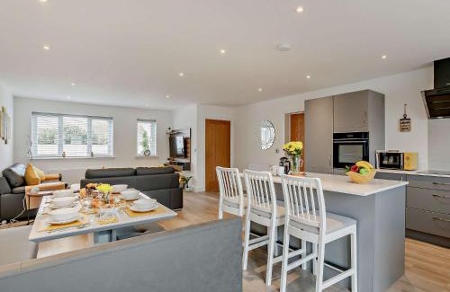 Westleigh Casa | 3 Bed in Westward Ho 93154