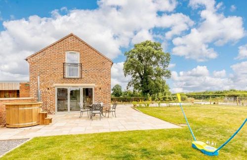 Wixhall Casa | 3 Bed in Whitchurch 88915