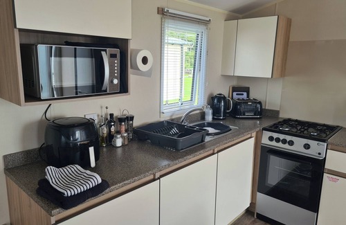 Millom Cabina | 3 Bed Lodge - Sleeps 6 - Parking - Pets - Wifi