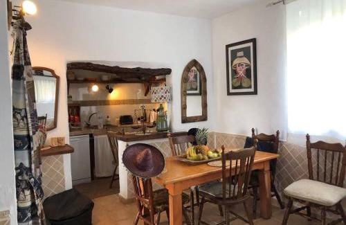 Loja Casa | 3 Bed Lodge - Sleeps 6 - Pool - Terrace - Parking