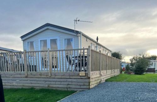 Crowle Casa | 3 Bed New Lodge Sleeps 4 Pets Welcome
