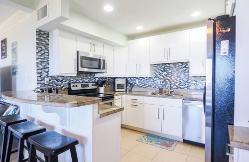 Bodden Town Condominio | 3 Bed Oceanview condo with beach