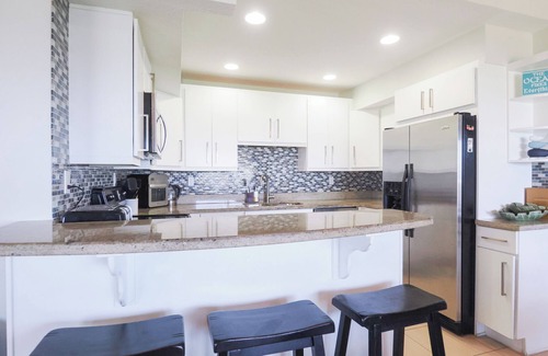 Bodden Town Condominio | 3 Bed Oceanview condo with beach