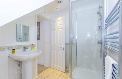 Plymouth Apartamento | 3 Bed- Raleigh by Pureserviced