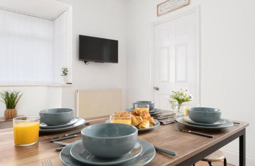 Cleethorpes Casa | 3-Bed Retreat with Free Parking and Long Stay Deals