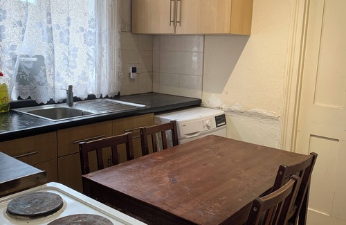 Tottenham Hale Apartamento | PISO DE 15 CAMAS CERCA DEL CENTRO COMERCIAL TOTTENHAM HALE